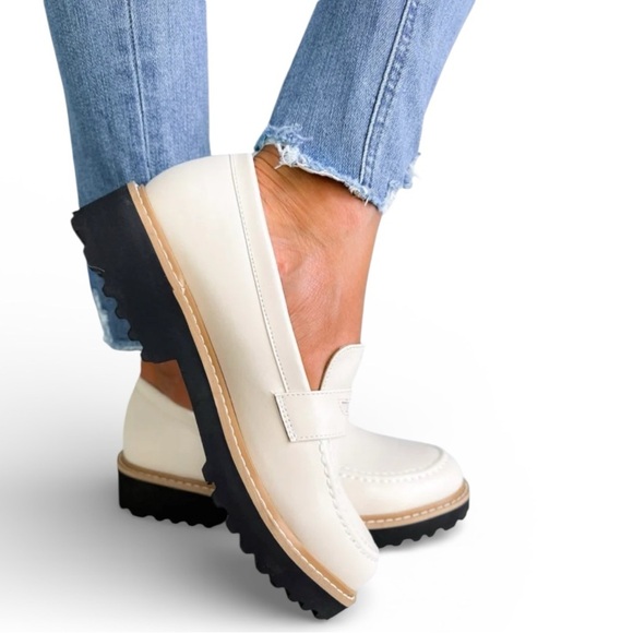 Kork-Ease Shoes - Kork-Ease Leather Penny Loafers Lug Sole Style “Carlisle” Women’s Size 9
